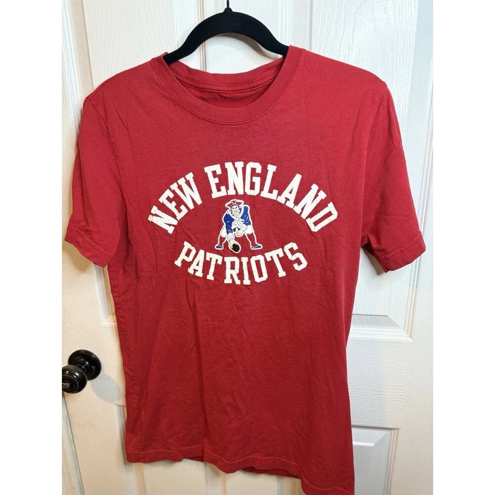 Nike New England Patriots Throwback Shirt - Pat Patriot Red Tee - Mens Medium
